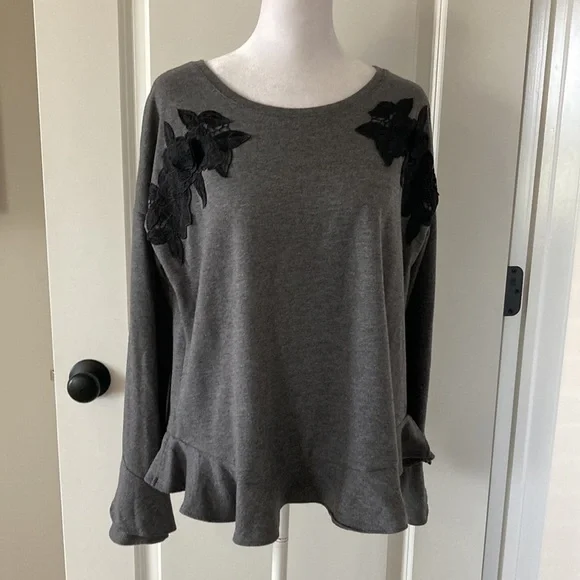 LC Lauren Conrad large top gray black lace floral long sleeves - Picture 7 of 12